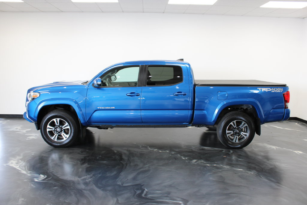 Used 2016 Toyota Tacoma SR5 AWD/4WD image 23