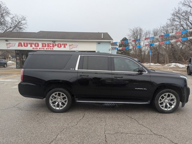 Used 2016 GMC Yukon XL SLE w/ Convenience Package image 2