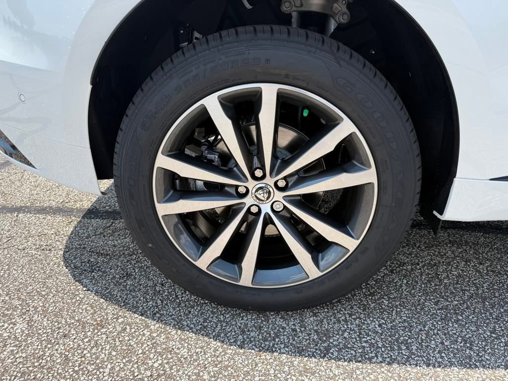 New 2026 Jaguar F-PACE R-Dynamic S image 25