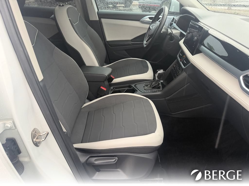 Used 2025 Volkswagen Taos SE FWD image 31