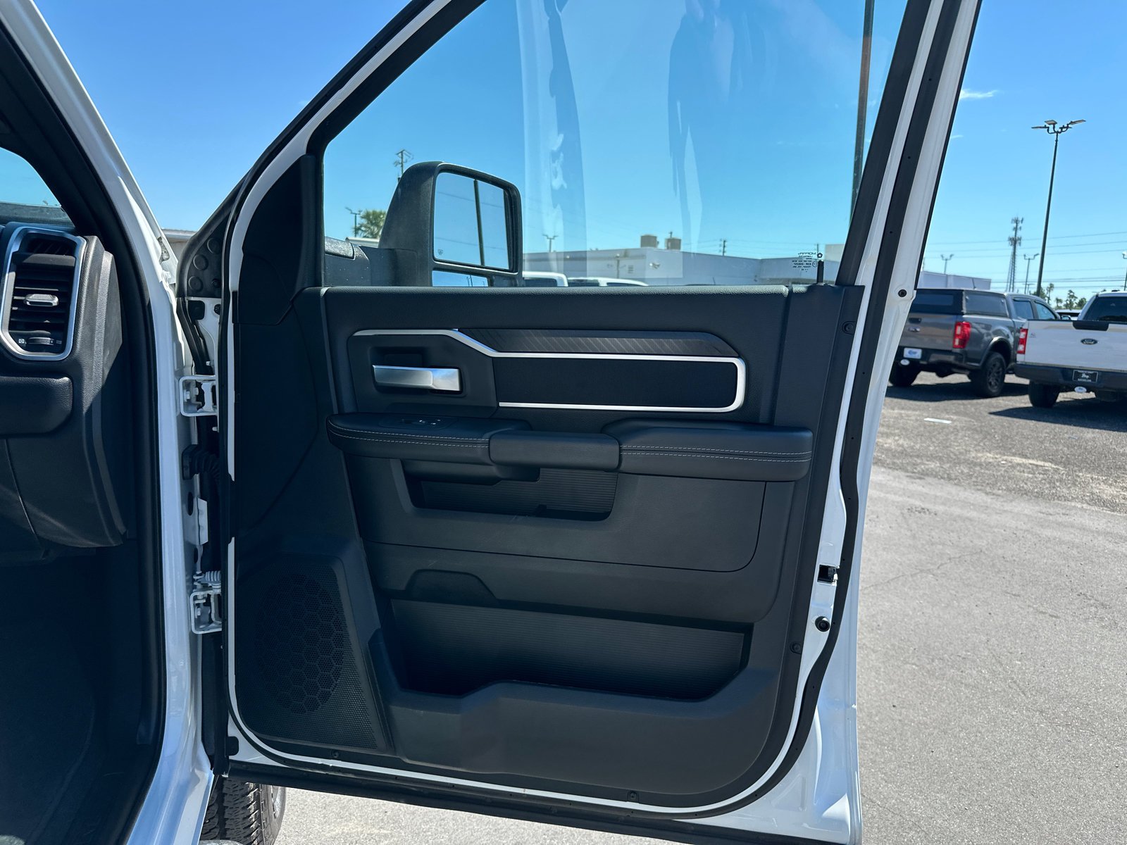 Used 2025 RAM 2500 Big Horn AWD/4WD image 19
