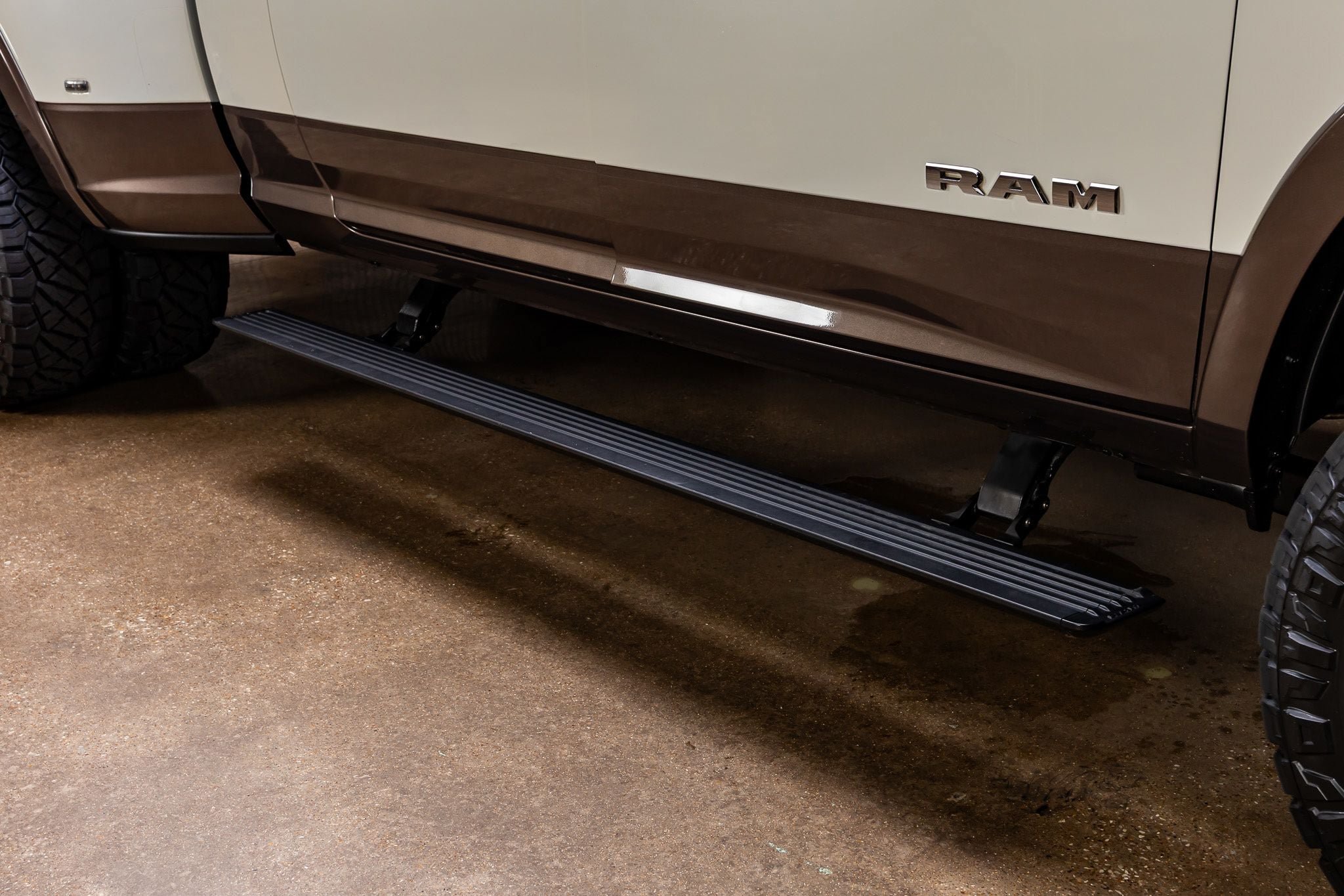 Used 2023 RAM 3500 Limited AWD/4WD image 13