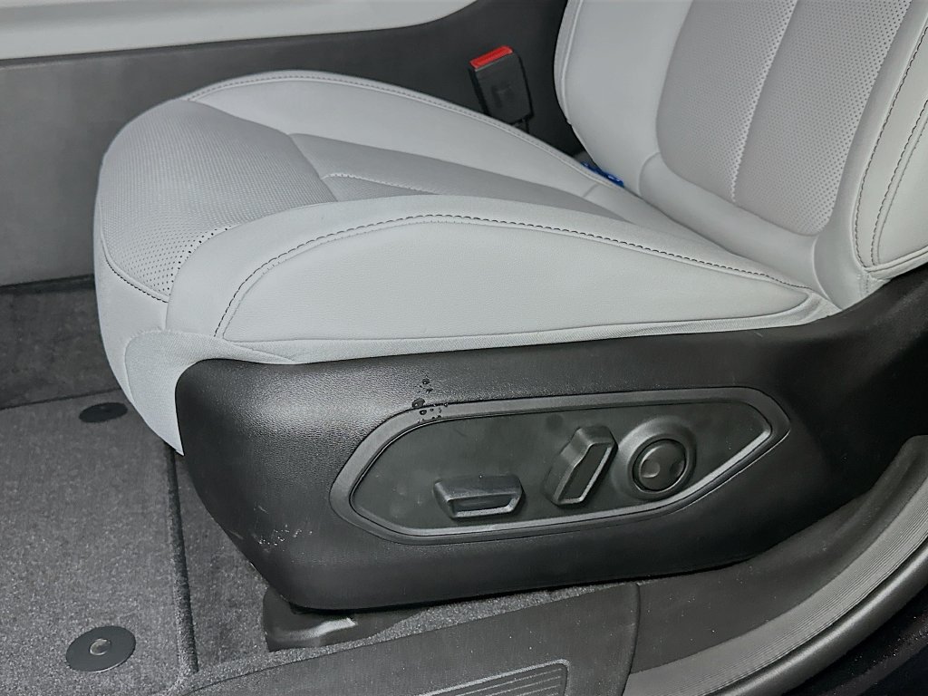 New 2026 Jeep Cherokee Limited AWD/4WD image 17