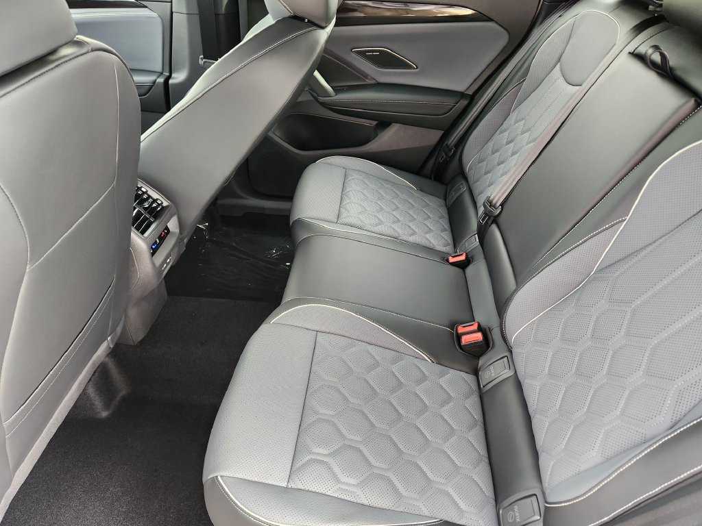 New 2027 Volkswagen Tiguan SEL R-Line AWD/4WD image 18