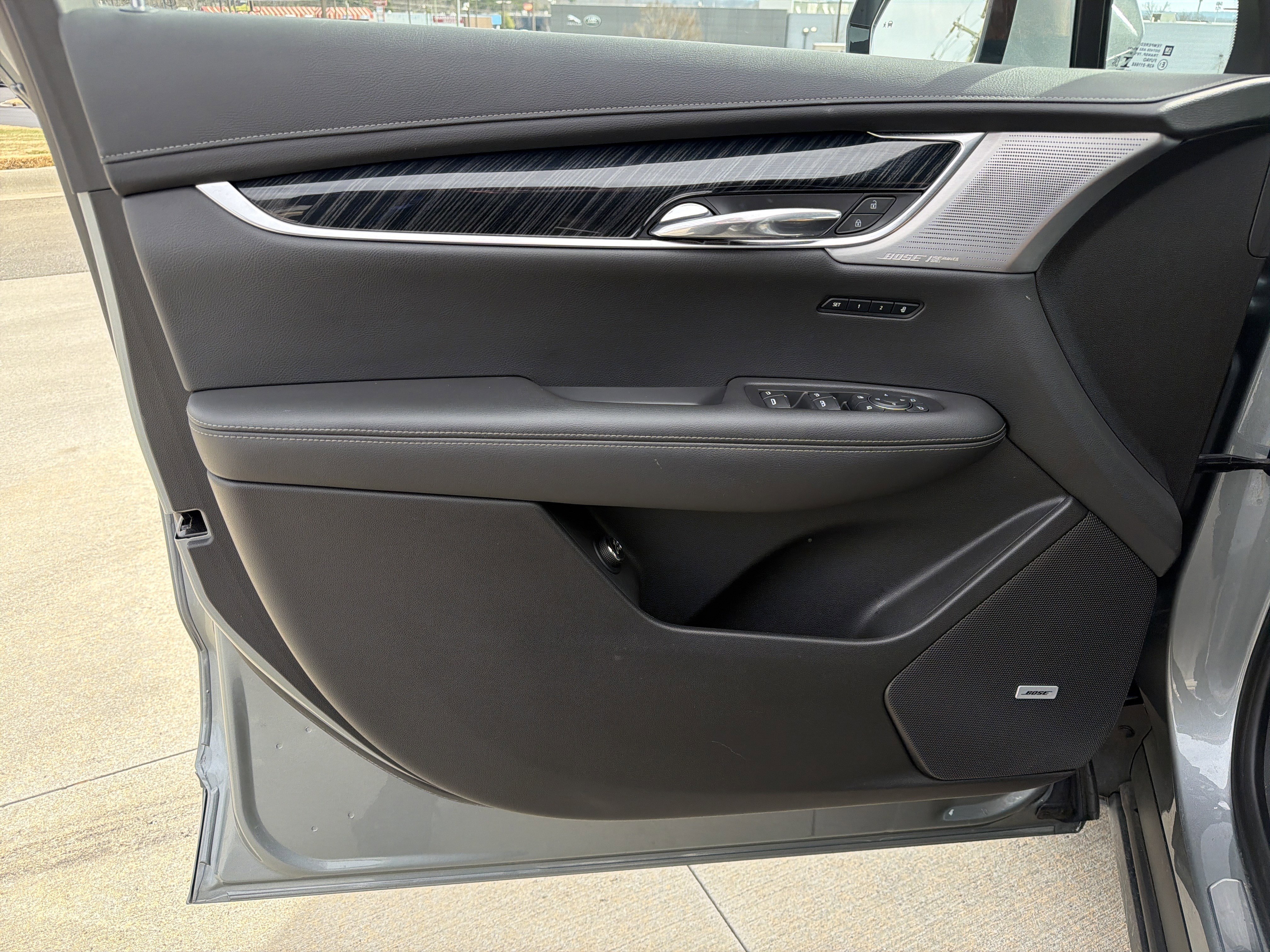 Used 2023 Cadillac XT6 Premium Luxury image 14