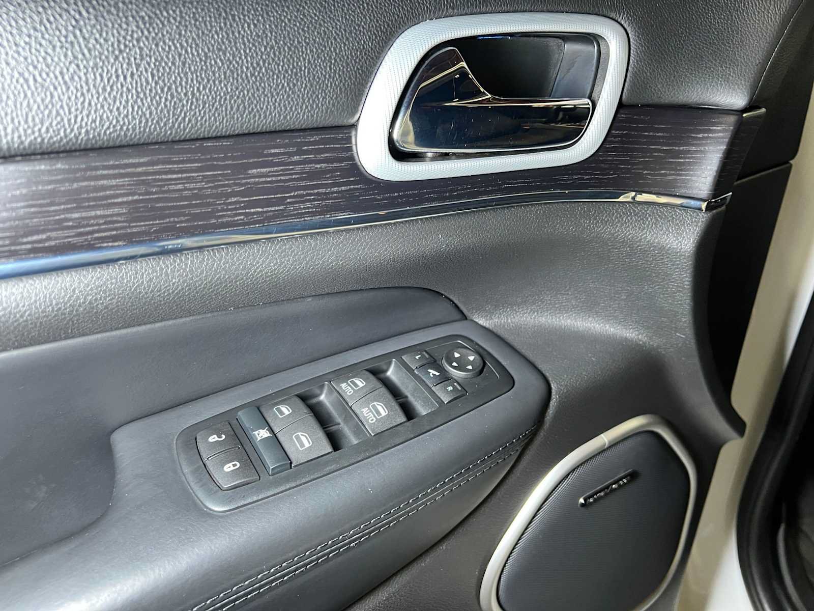 Used 2018 Jeep Grand Cherokee Summit AWD/4WD image 21