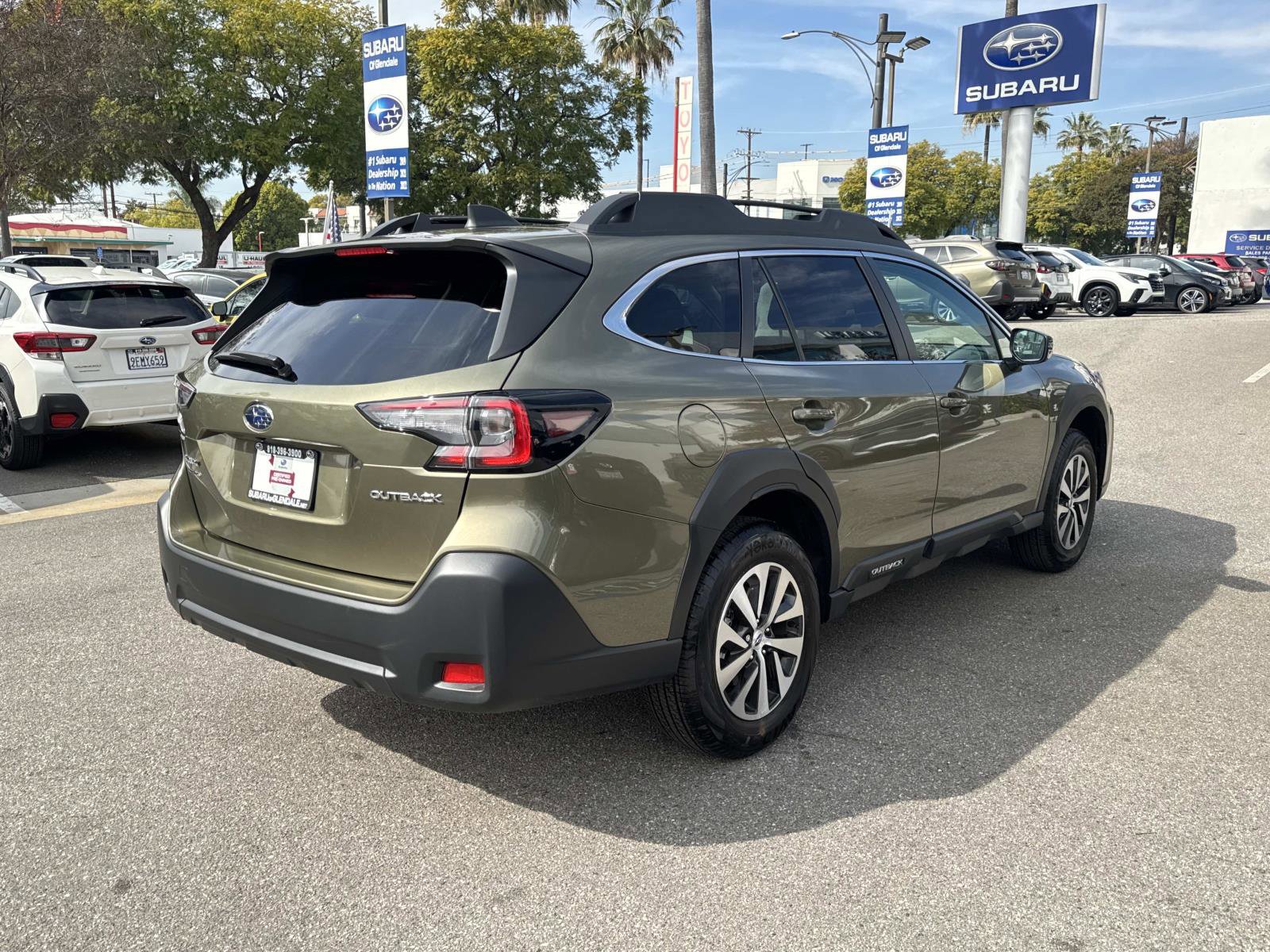 Used 2025 Subaru Outback Premium image 4