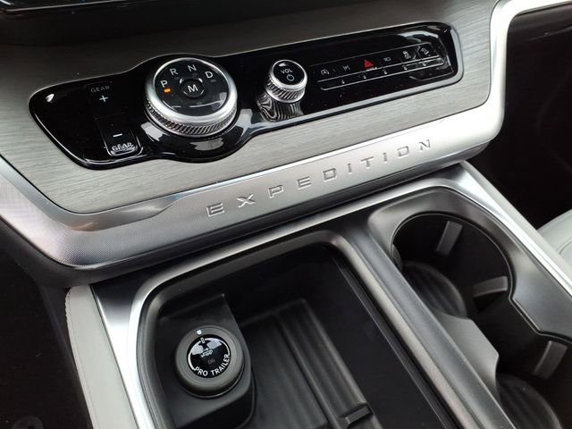New 2026 Ford Expedition Platinum image 13