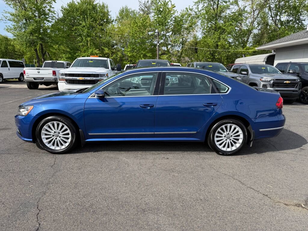 Used 2017 Volkswagen Passat 1.8T SE FWD image 4