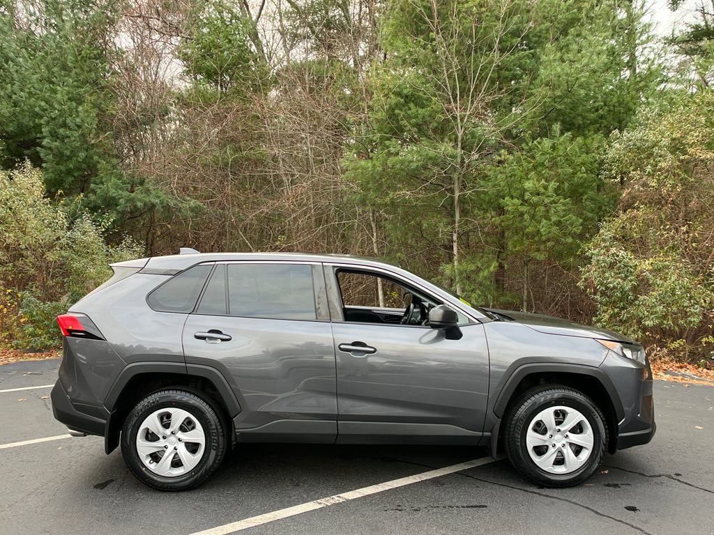 Used 2022 Toyota RAV4 LE image 6