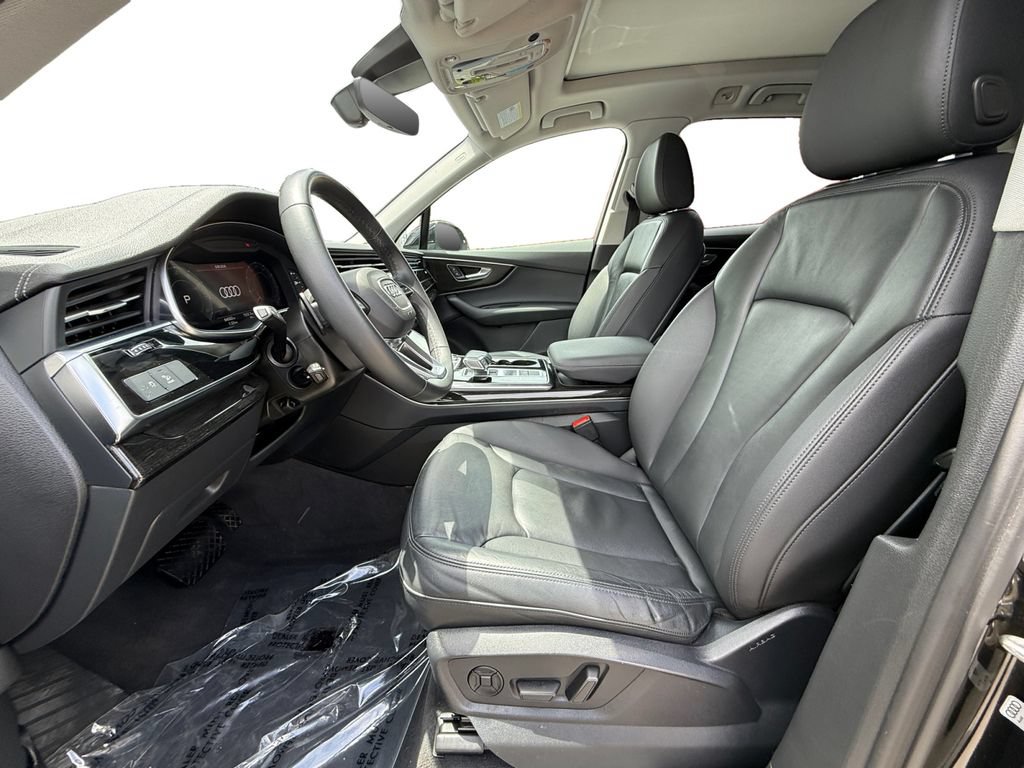 Used 2023 Audi Q7 3.0T Premium w/ Convenience Package AWD/4WD image 9