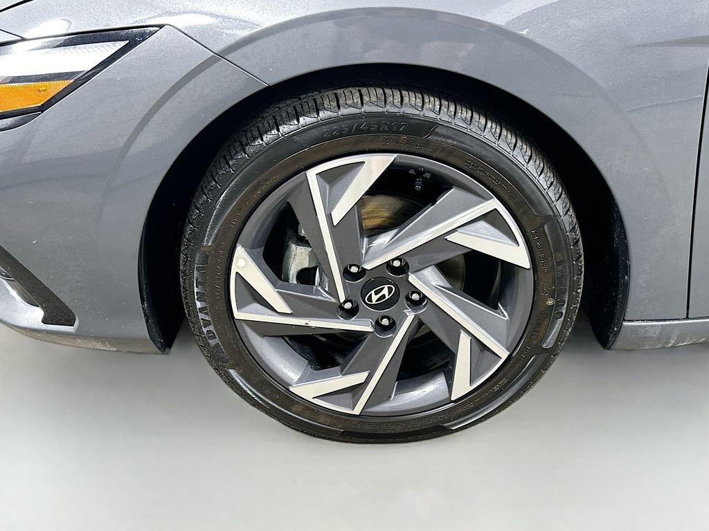 Used 2025 Hyundai Elantra SEL FWD image 7