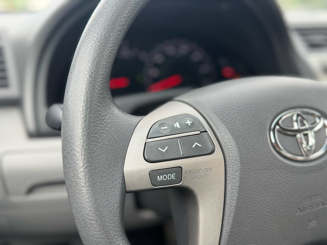 Used 2009 Toyota Camry LE FWD image 22