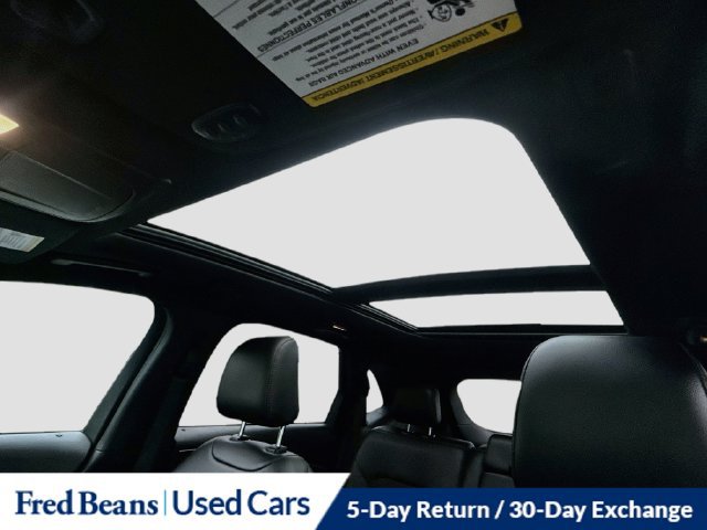 Used 2020 Ford Edge ST-Line w/ Cold Weather Package AWD/4WD image 28