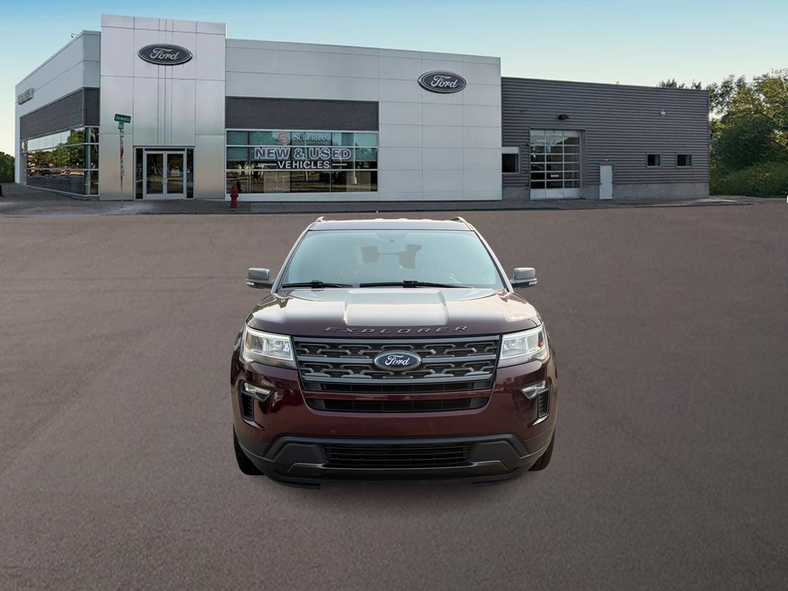 Used 2019 Ford Explorer XLT w/ Equipment Group 202A FWD image 3