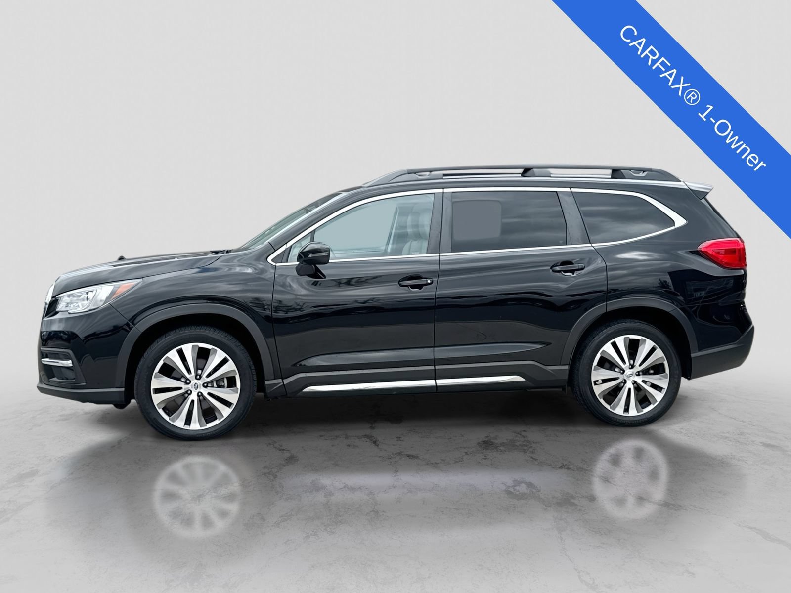 Used 2022 Subaru Ascent Limited w/ Technology Package AWD/4WD image 3