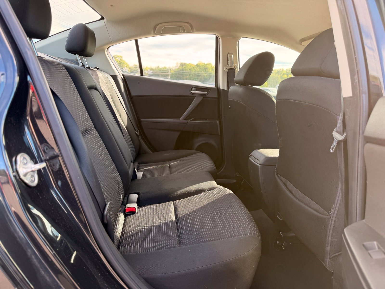 Used 2012 MAZDA MAZDA3 i Touring FWD image 19