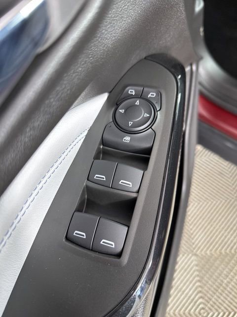 Used 2024 Chevrolet Trax LT w/ LT Convenience Package image 24