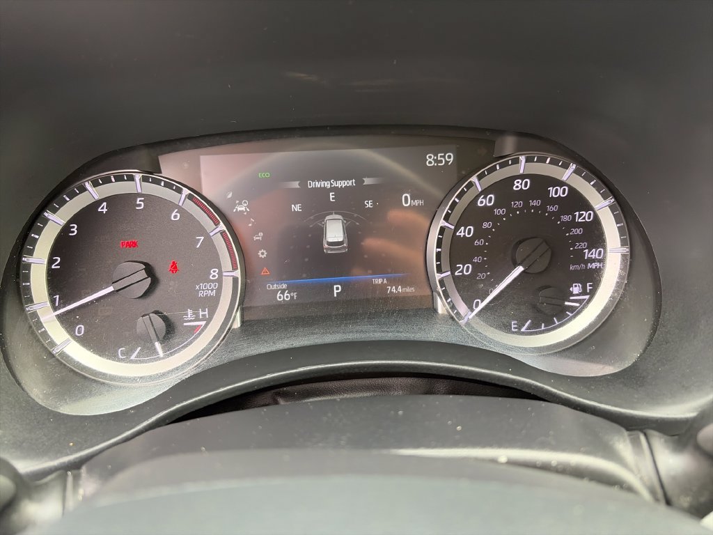 Used 2023 Toyota Highlander XLE AWD/4WD image 17