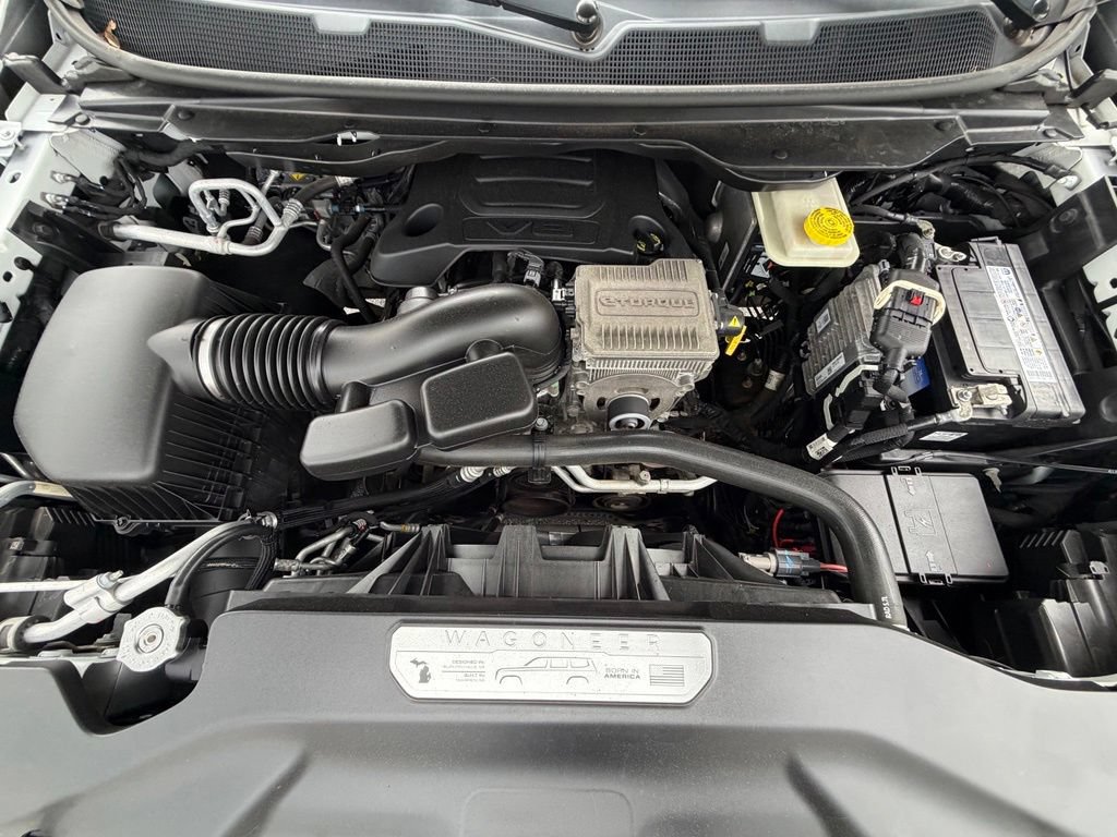 Certified 2022 Jeep Wagoneer Series III AWD/4WD image 17