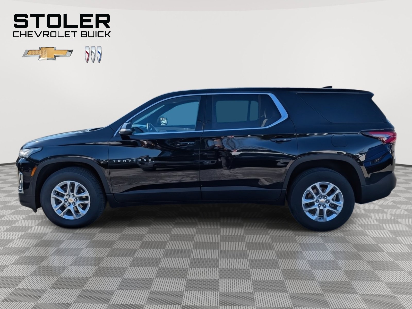 Used 2023 Chevrolet Traverse LS w/ Safety Package image 2