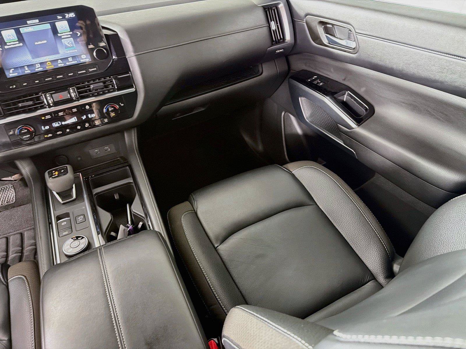 Used 2023 Nissan Pathfinder SL AWD/4WD image 28
