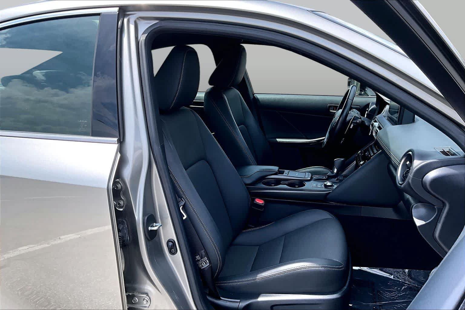 Used 2021 Lexus IS 300 w/ Accessory Package RWD image 9