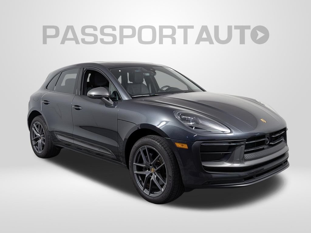 Used 2025 Porsche Macan AWD/4WD image 9