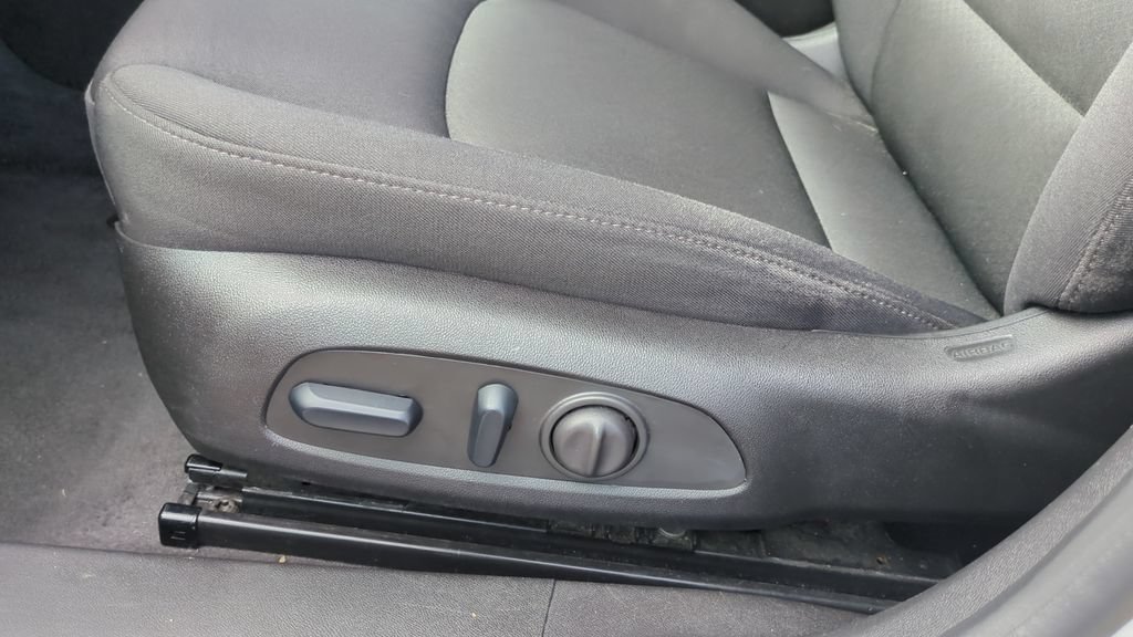 Used 2024 Chevrolet Malibu LT FWD image 12