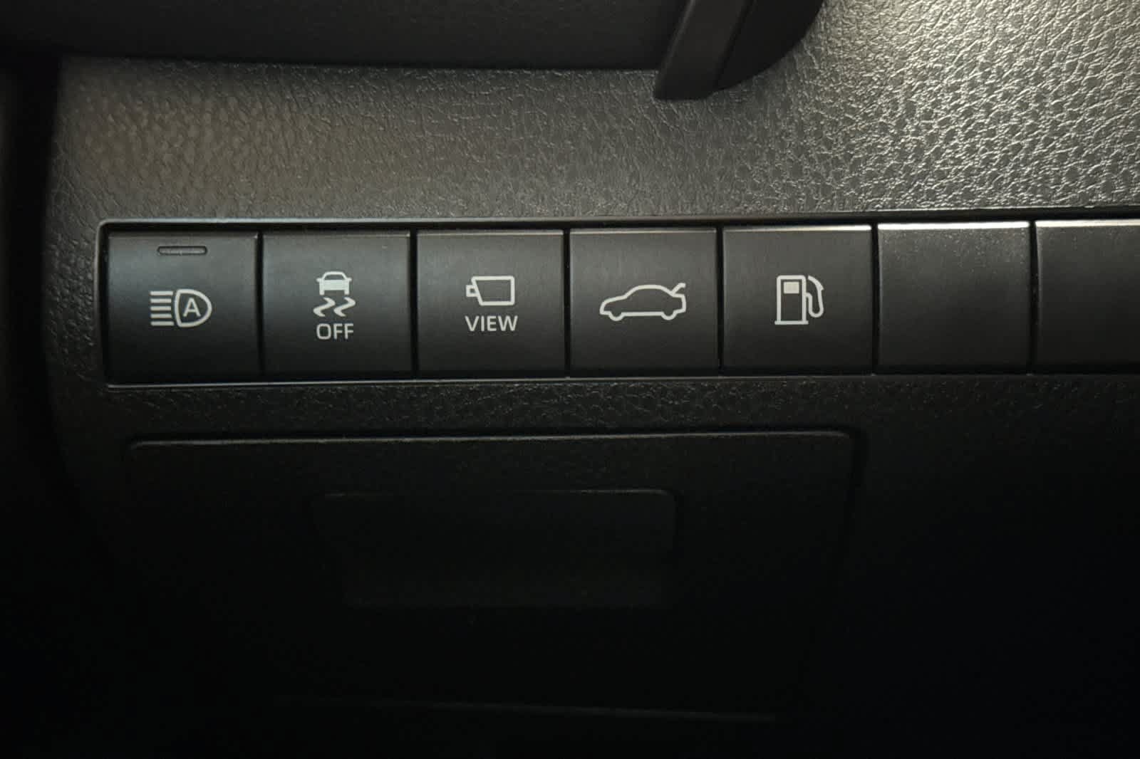 Used 2018 Toyota Camry XSE w/ Audio Package FWD image 28