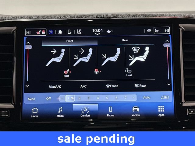 Used 2023 Chrysler Pacifica Touring-L image 14