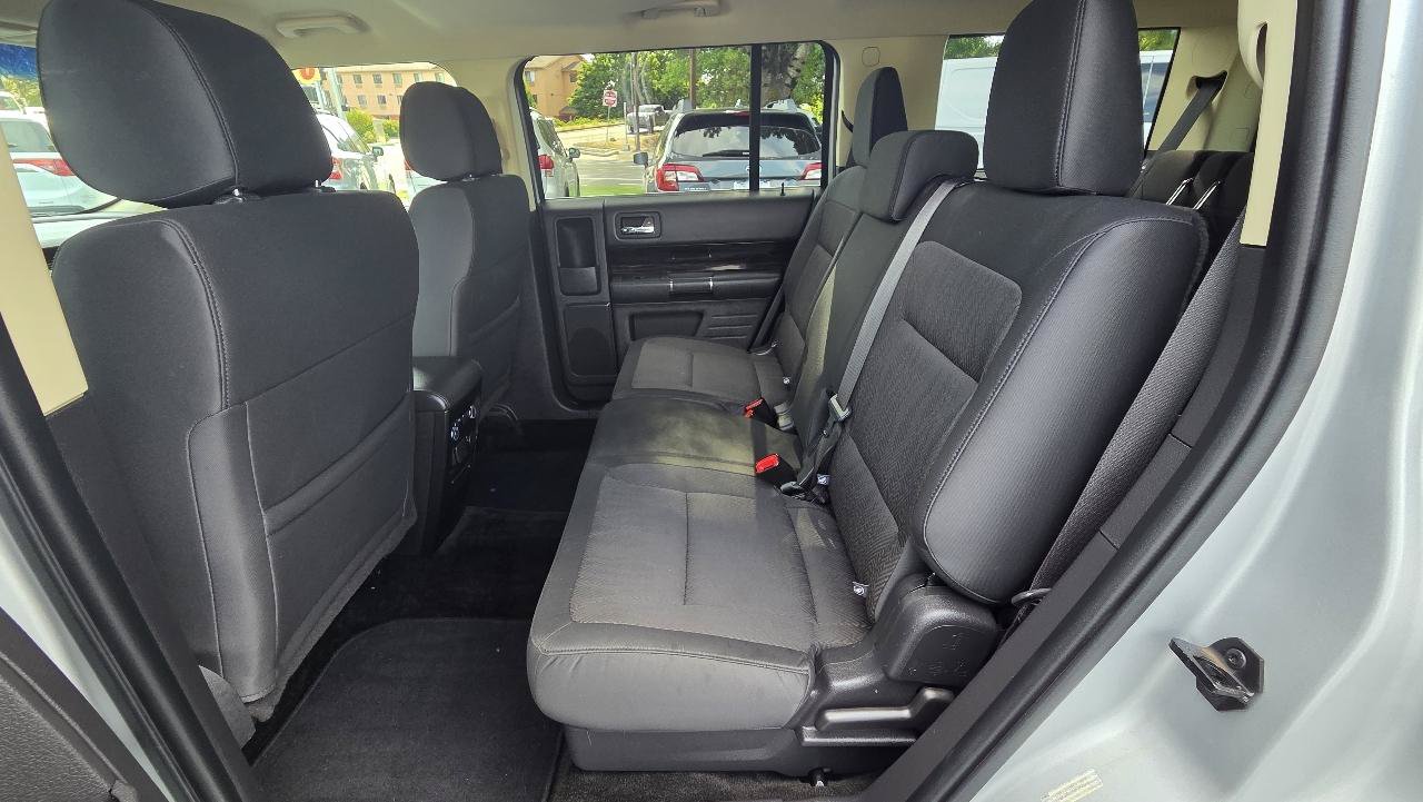 Used 2018 Ford Flex SEL AWD/4WD image 16