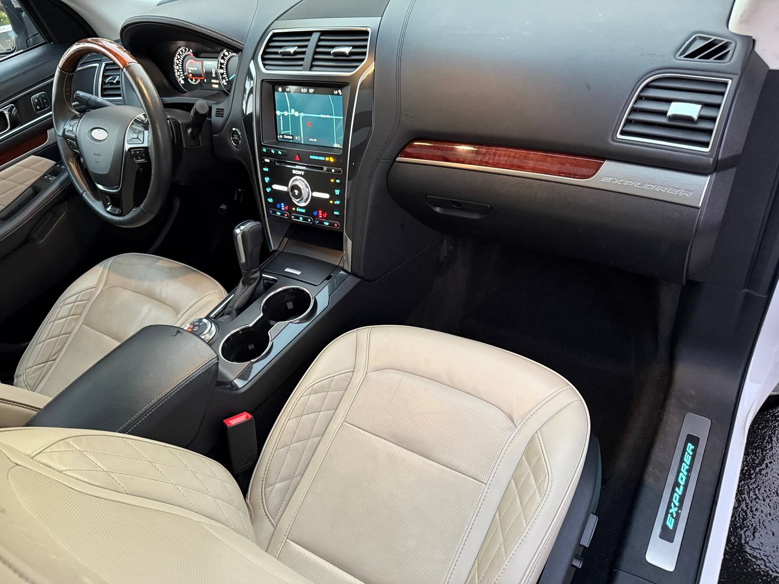 Used 2018 Ford Explorer Platinum AWD/4WD image 20