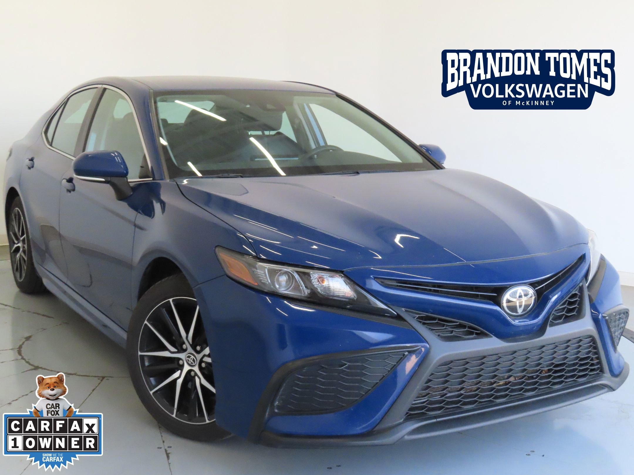 Used 2024 Toyota Camry SE image 1