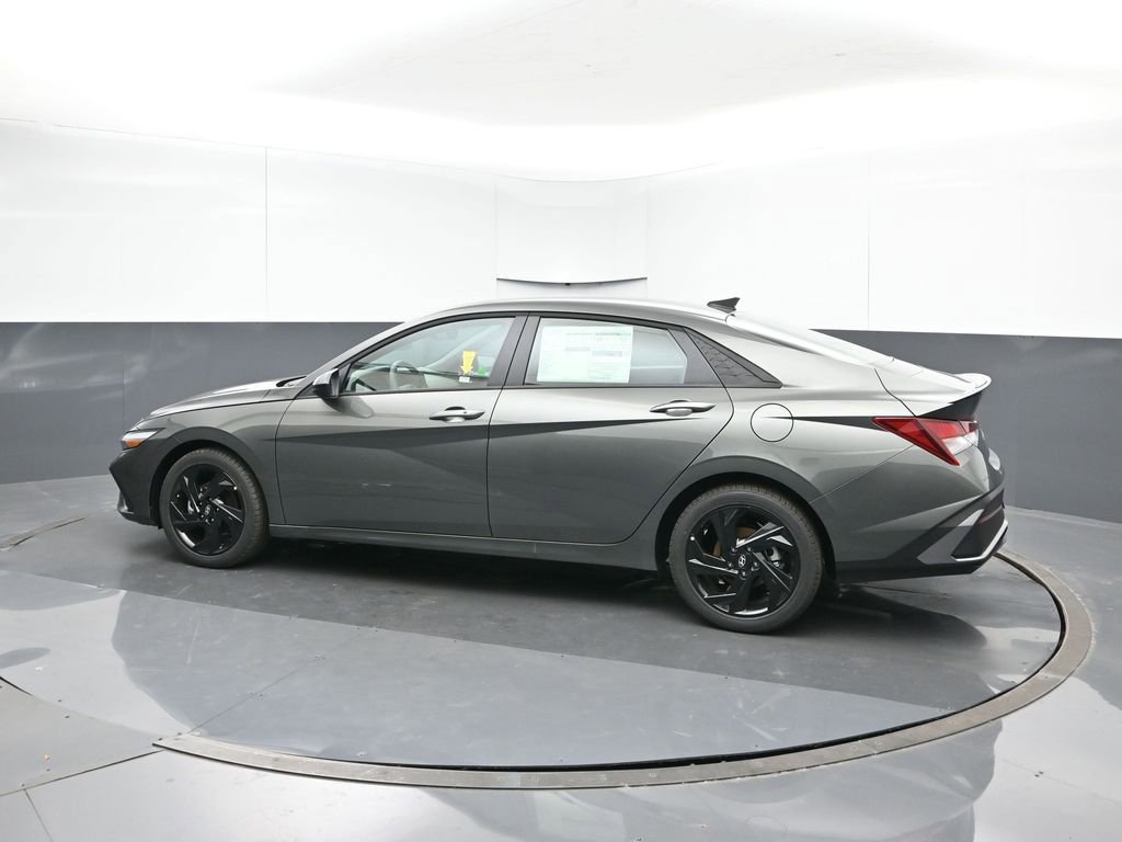 New 2026 Hyundai Elantra Sport image 3