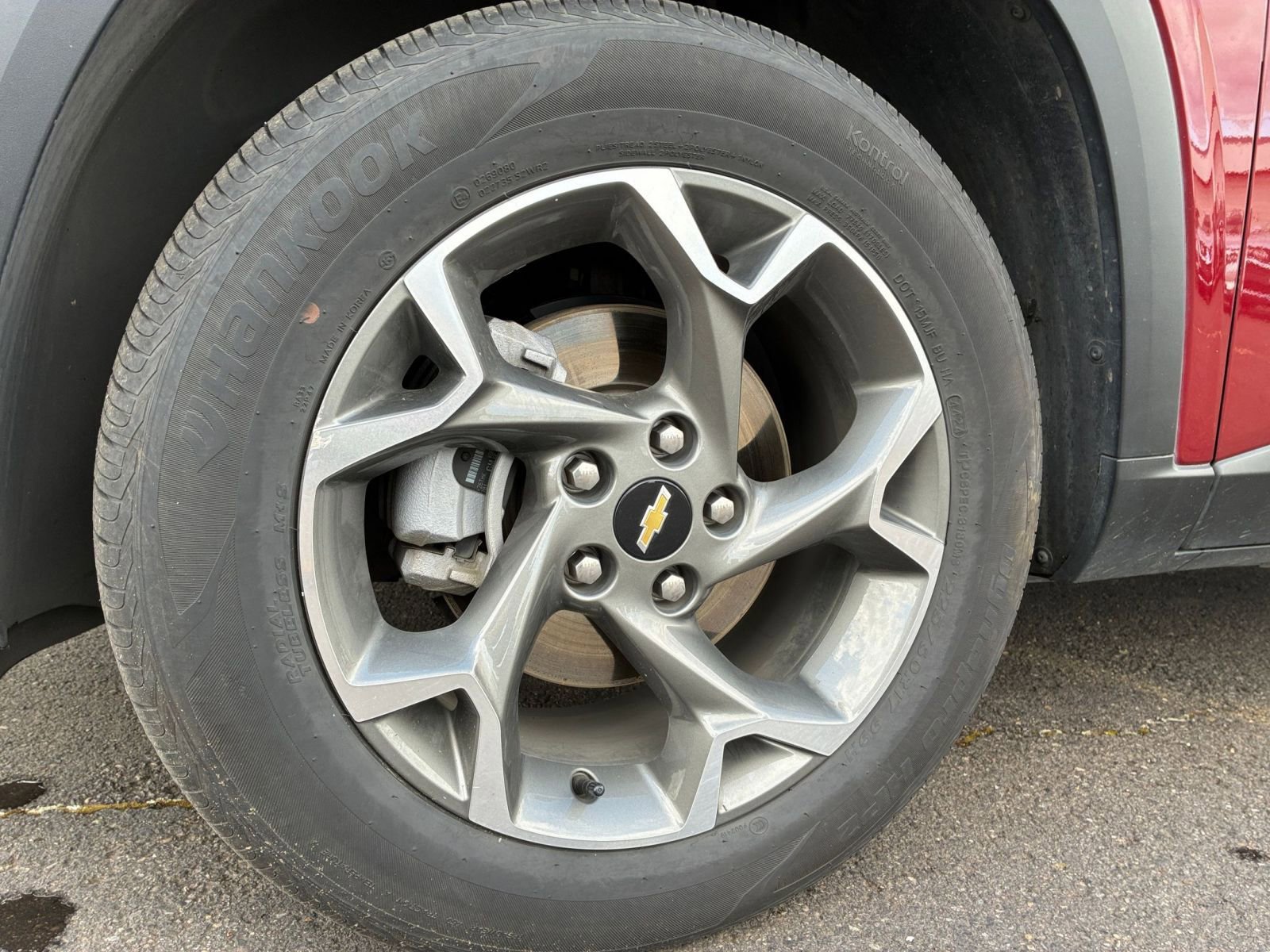 Used 2025 Chevrolet Trax LT FWD image 29