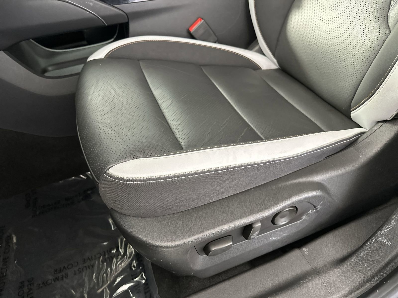 Used 2025 Buick Envision Sport Touring image 12