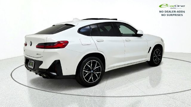 Used 2025 BMW X4 xDrive30i AWD/4WD image 8