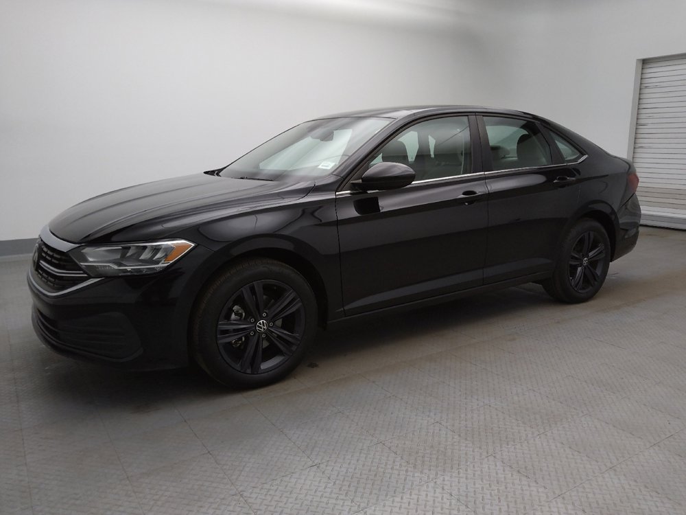 Used 2022 Volkswagen Jetta SE w/ Panoramic Sunroof Package image 2