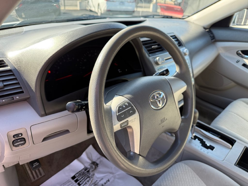Used 2009 Toyota Camry LE FWD image 27