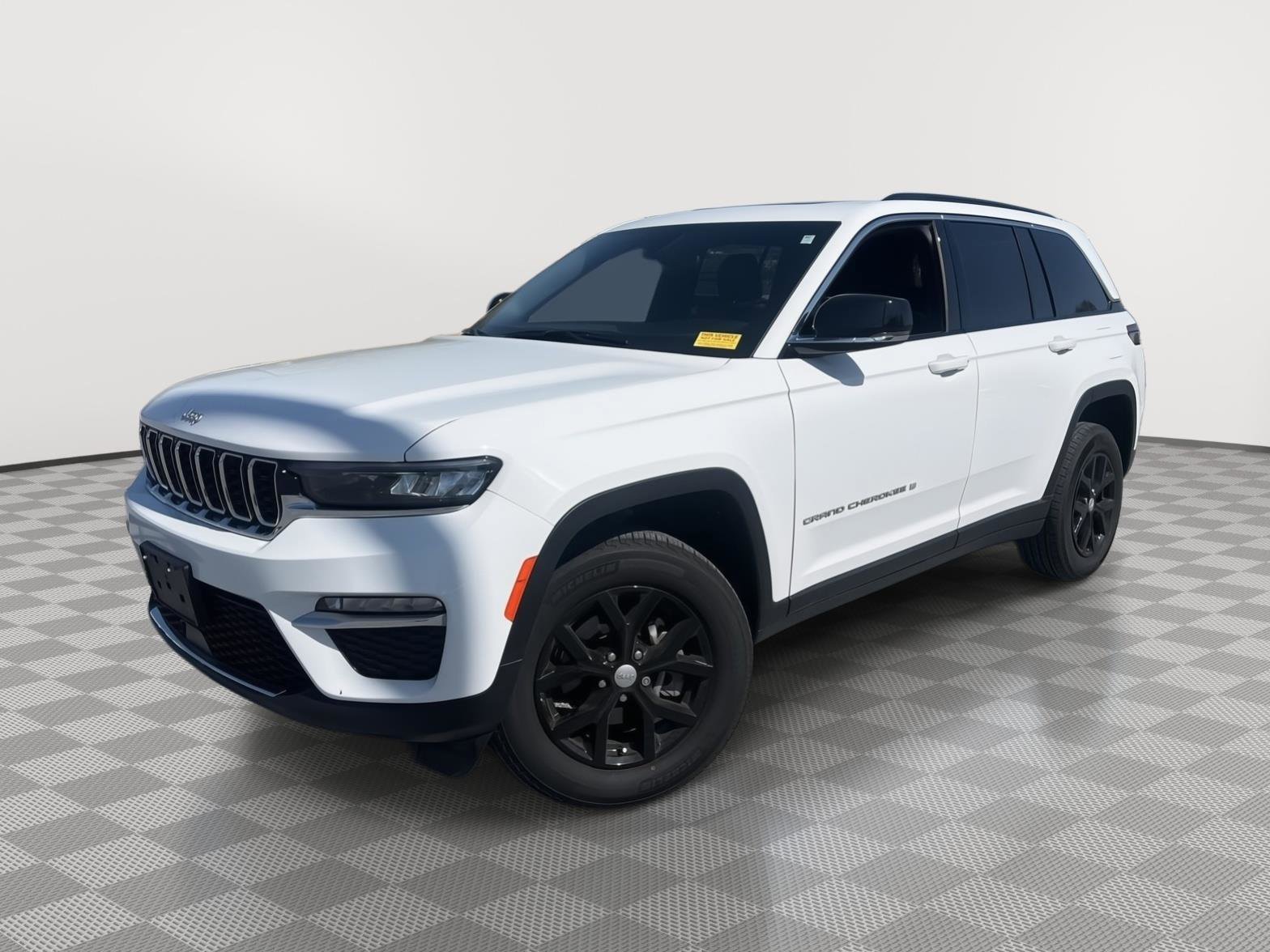 Used 2025 Jeep Grand Cherokee Limited image 1