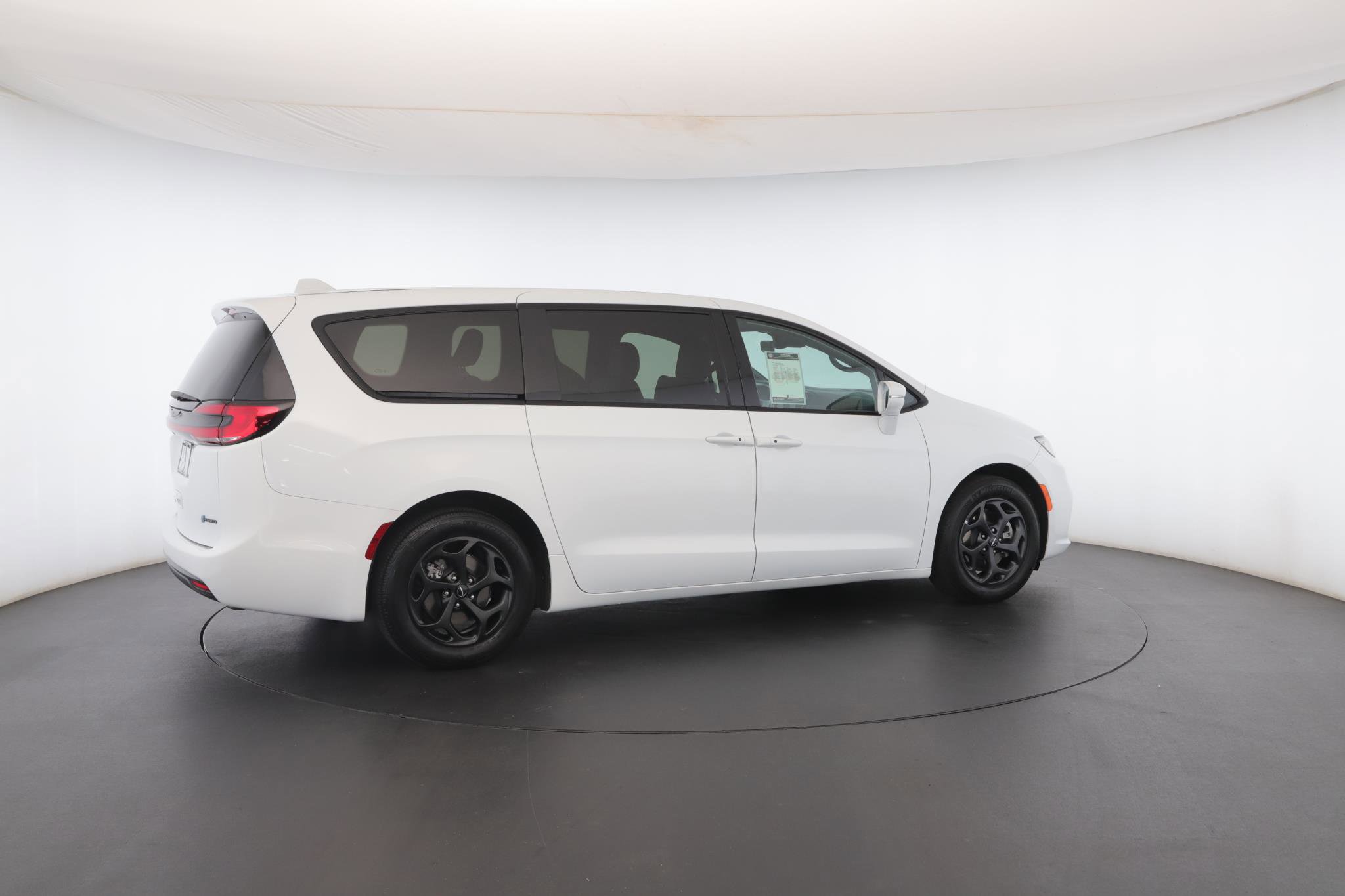 Used 2022 Chrysler Pacifica Touring-L w/ S Appearance Package image 29