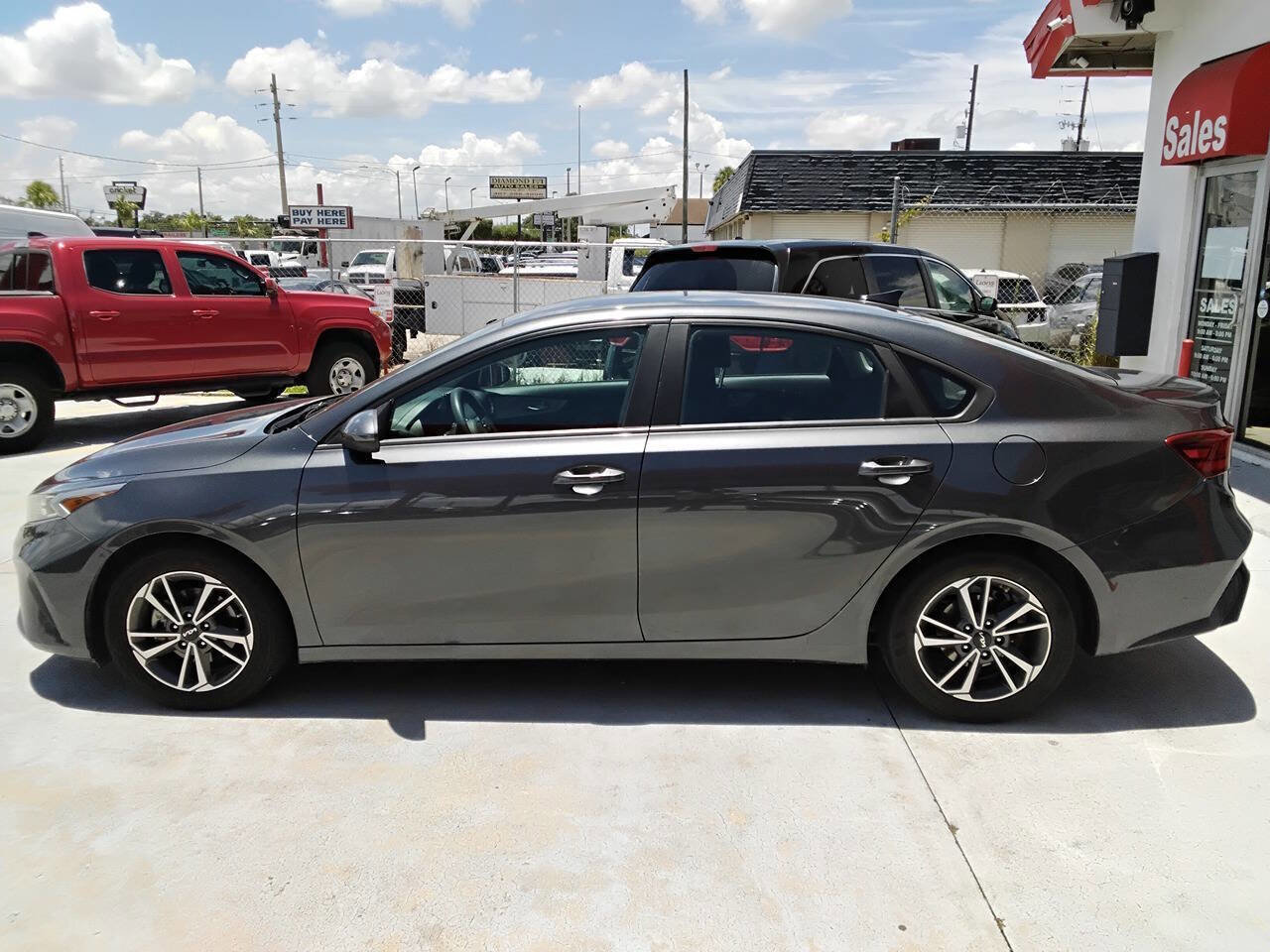 Used 2022 Kia Forte LXS image 11