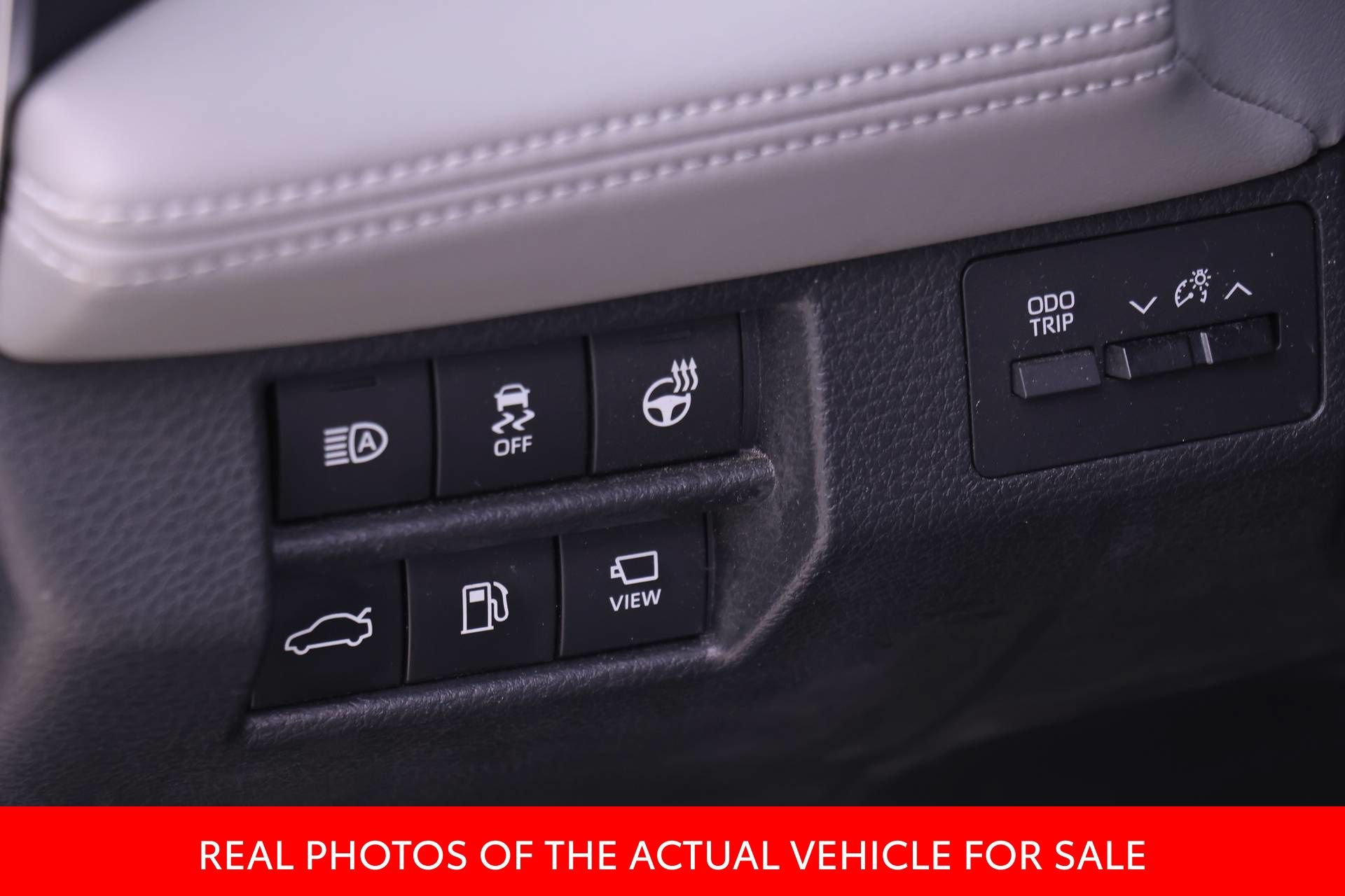 Certified 2019 Toyota Avalon Limited w/ Advanced Safety Package FWD image 16