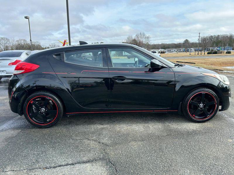 Used 2013 Hyundai Veloster w/ Style Pkg FWD image 7