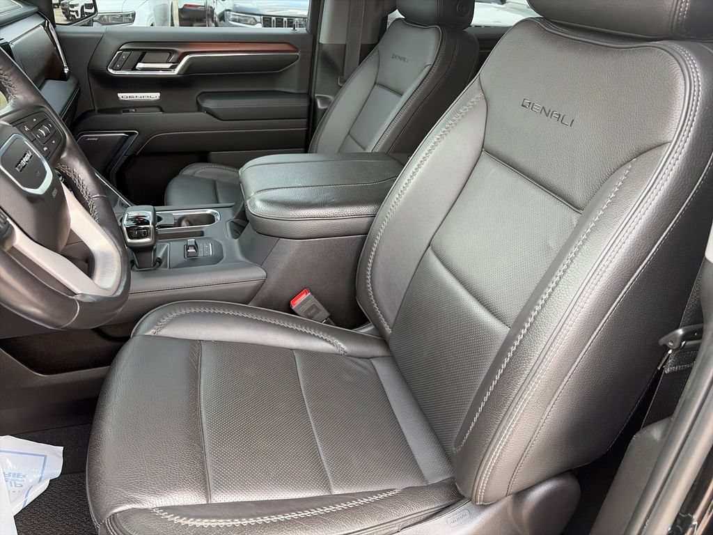 Used 2024 GMC Sierra 1500 Denali w/ Technology Package AWD/4WD image 11