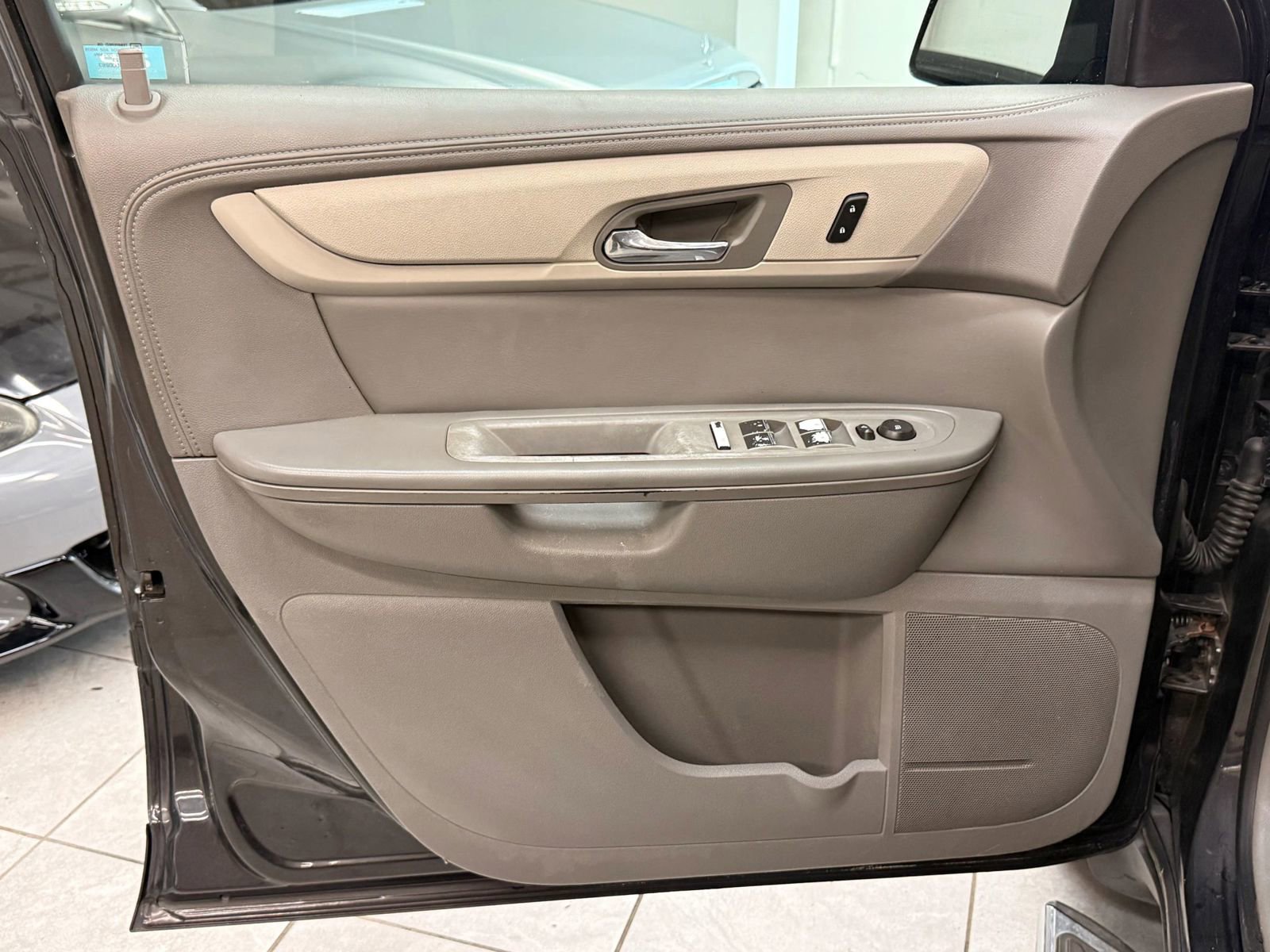 Used 2015 Chevrolet Traverse LS FWD image 15