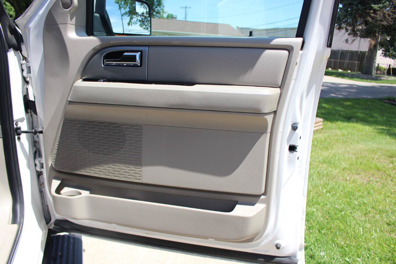 Used 2014 Ford Expedition Limited w/ Equipment Group 301A AWD/4WD image 41