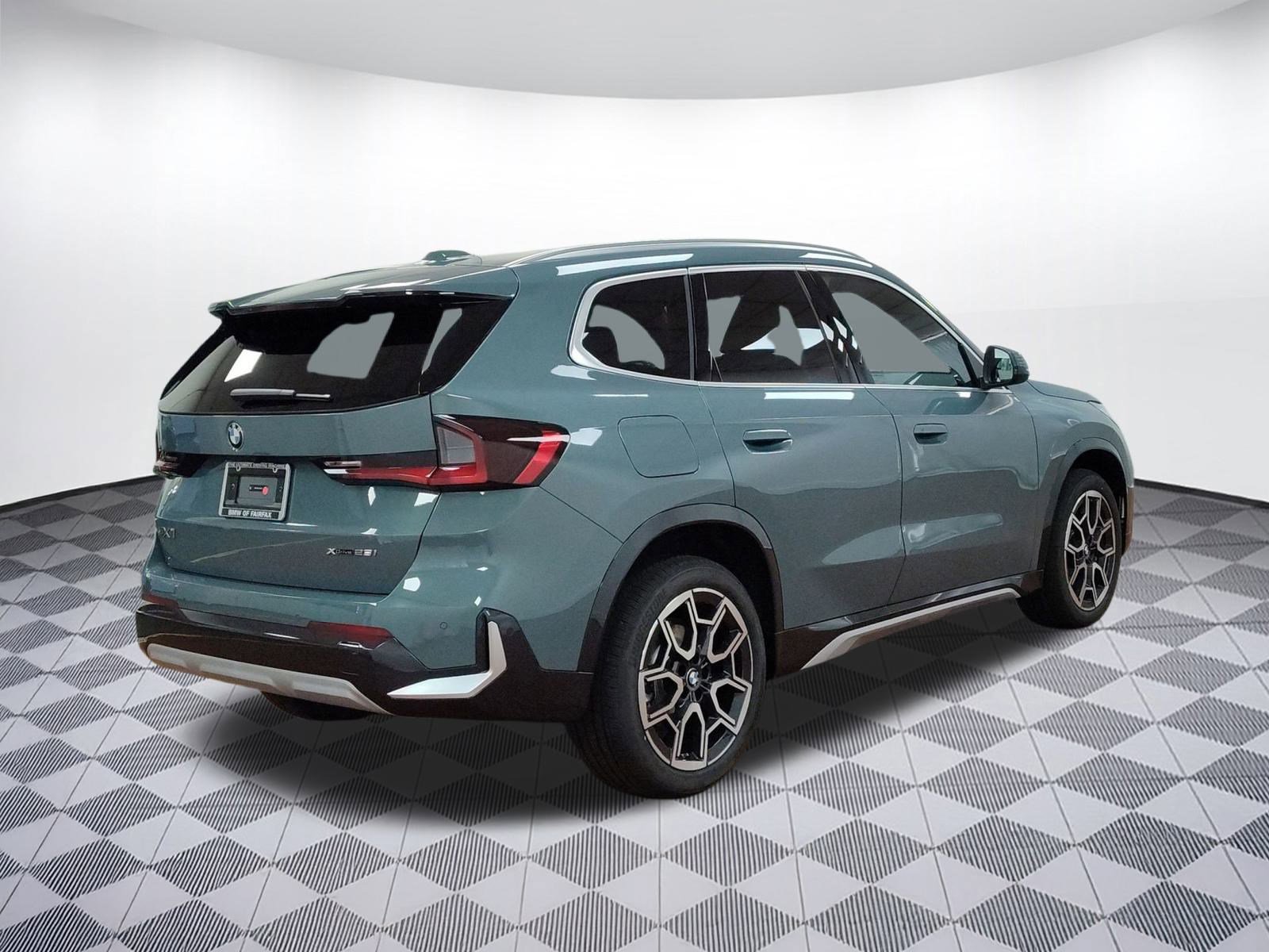 Used 2025 BMW X1 xDrive28i w/ Convenience Package image 9