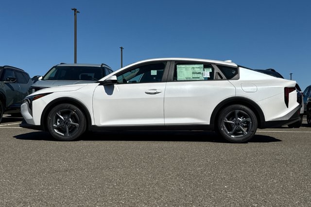 New 2026 Kia K4 FWD image 10
